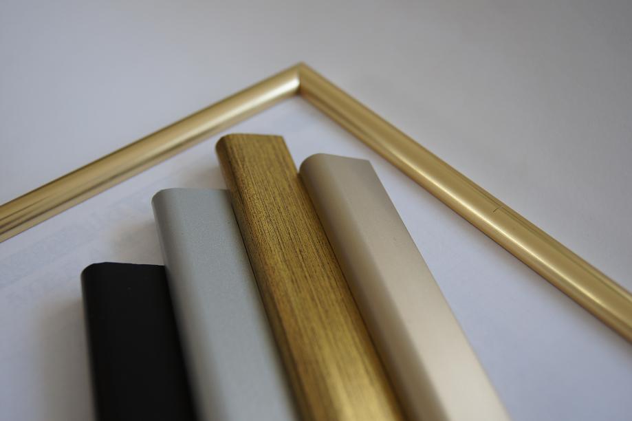 Полюс производителя, пластиковый профиль, алюминиевый профиль